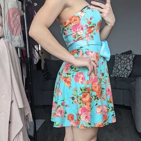 XS Cute Turquoise Mini Strapless Floral Dress - Picture 5 of 10